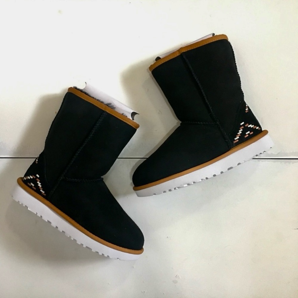NEW UGG Rustic Weave Boots, Sz 5 Women, Can fitYouth 3.5 to 4